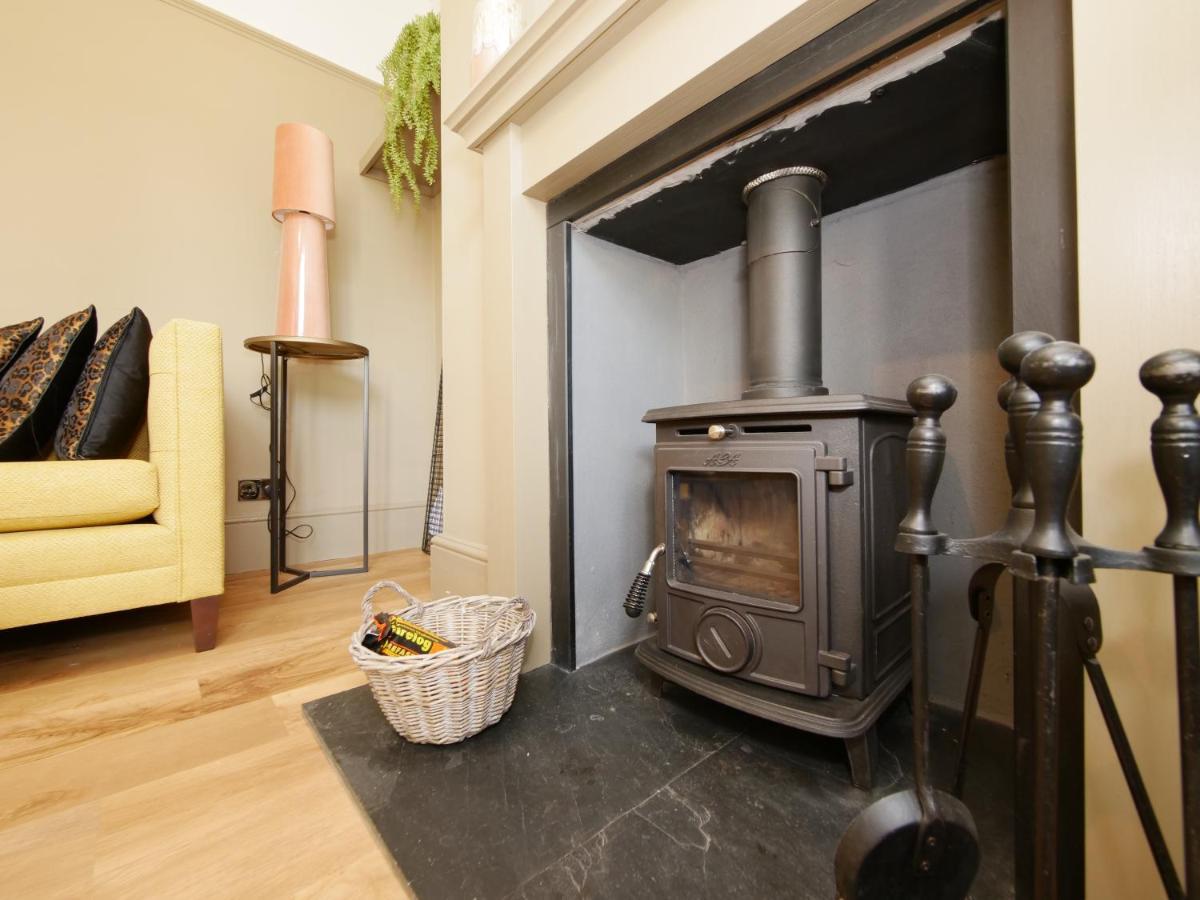 Bar Wall Cottage-City Wall Views-Sleeps 5 York Exterior photo