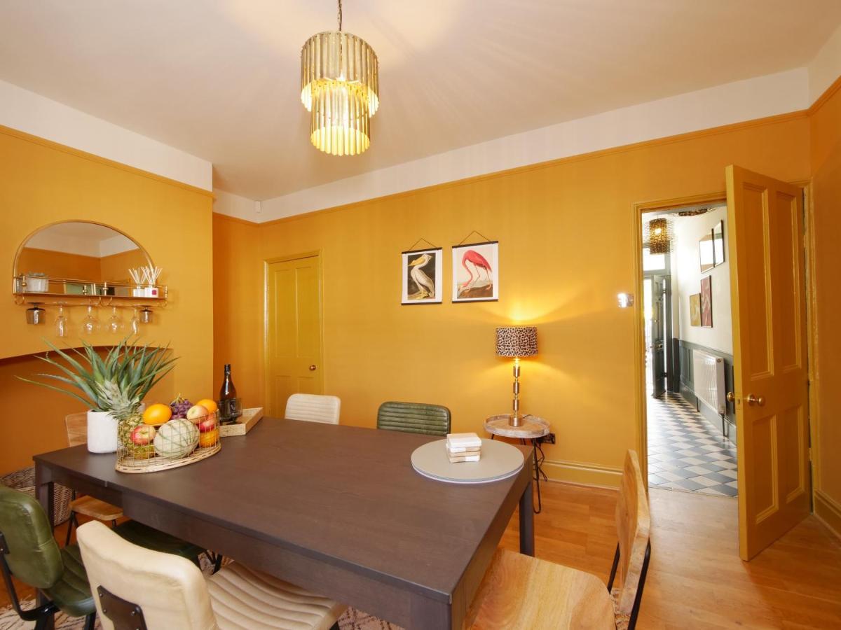 Bar Wall Cottage-City Wall Views-Sleeps 5 York Exterior photo