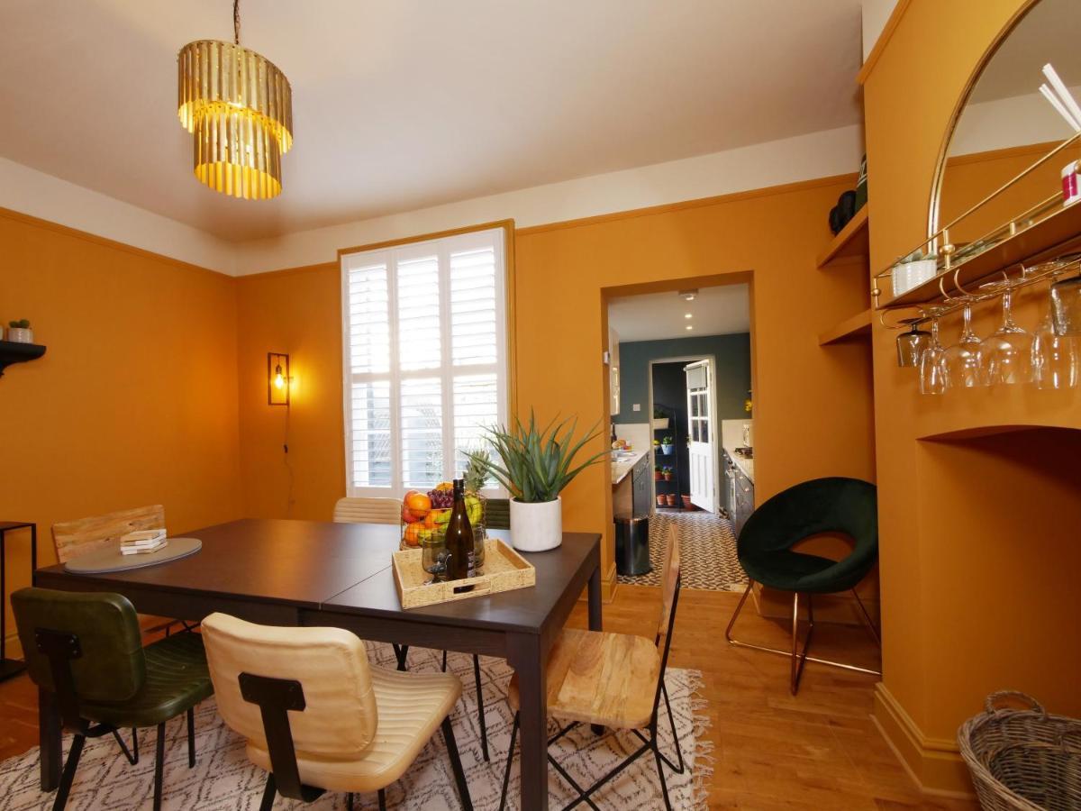 Bar Wall Cottage-City Wall Views-Sleeps 5 York Exterior photo